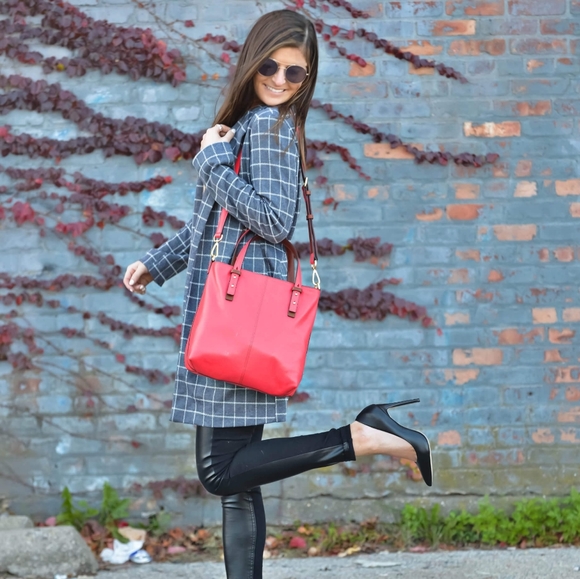 πMeet your Posher, Unique Boutiqueπ - Picture 4 of 4